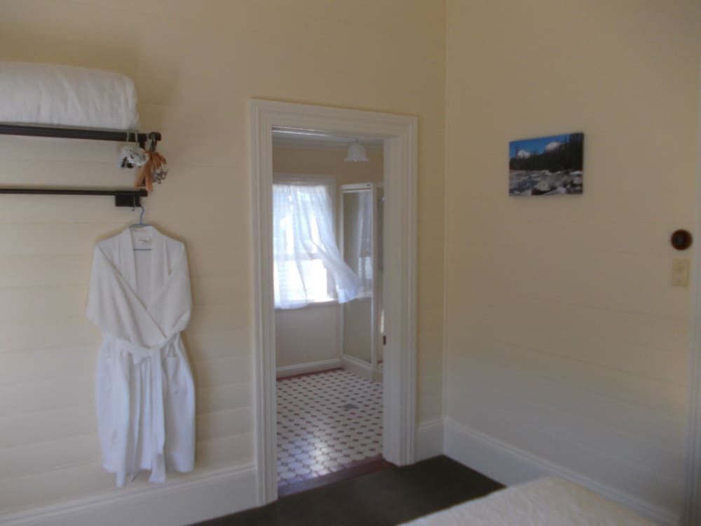Standard Double Room, 1 Queen Bed, Non Smoking photo 2