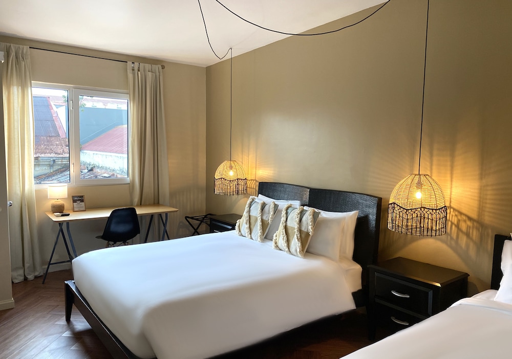 Deluxe Triple Room, Multiple Beds photo 2