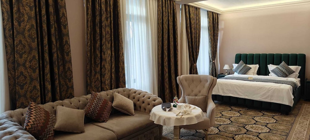Exclusive Studio Suite
