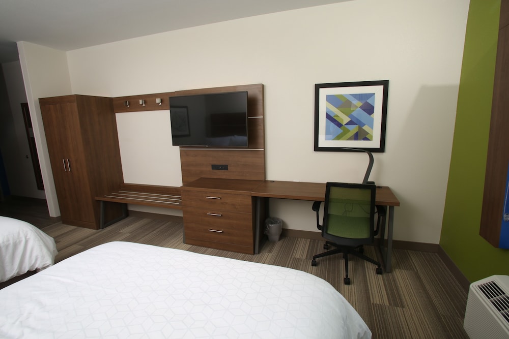 Standard Room, 2 Queen Beds, Accessible (Hearing) photo 3
