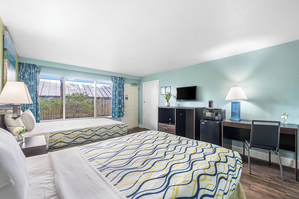 Standard Double Room, 2 Double Beds, Accessible, Pool View