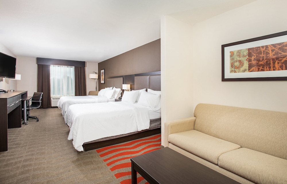 Suite, 2 Queen Beds, Accessible