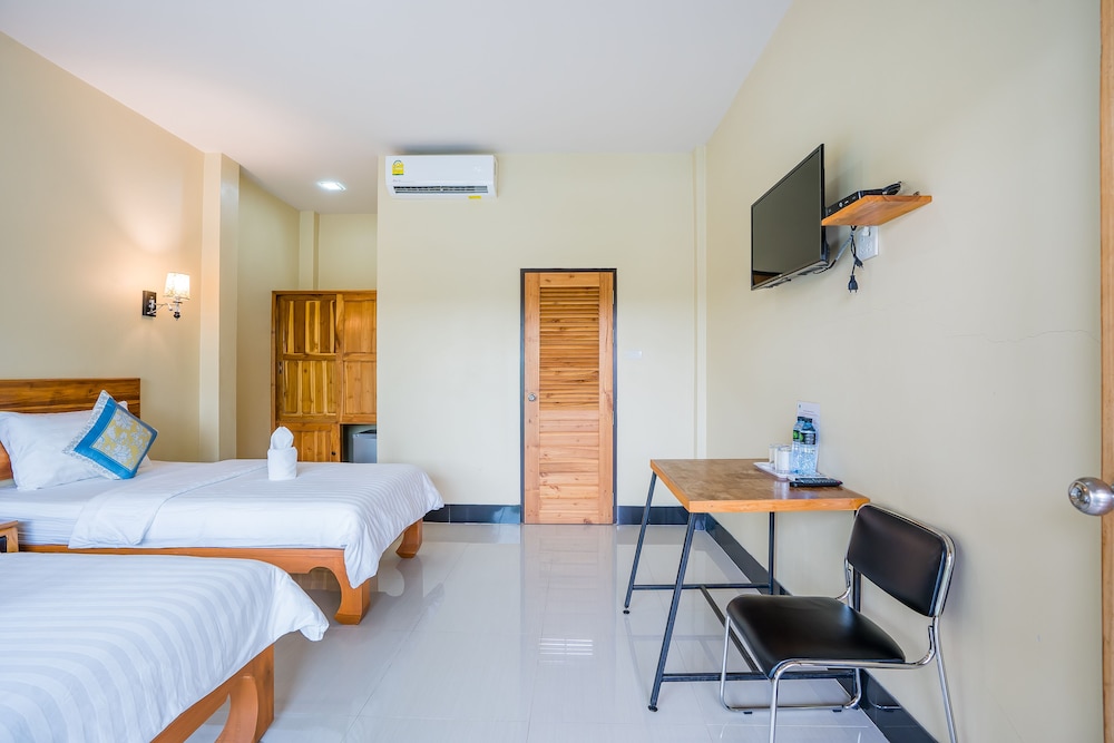 Superior Double or Twin Room Garden View photo 3