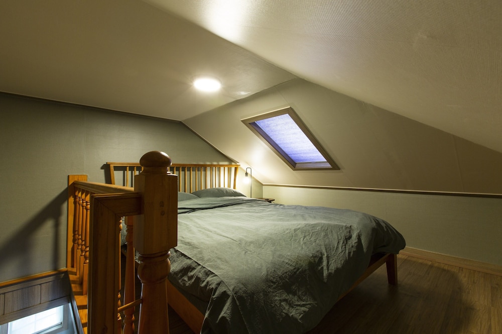 Elite Room