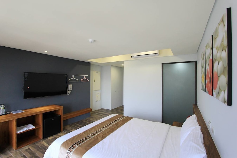 VIP Sea View Honeymoon Double Room photo 2