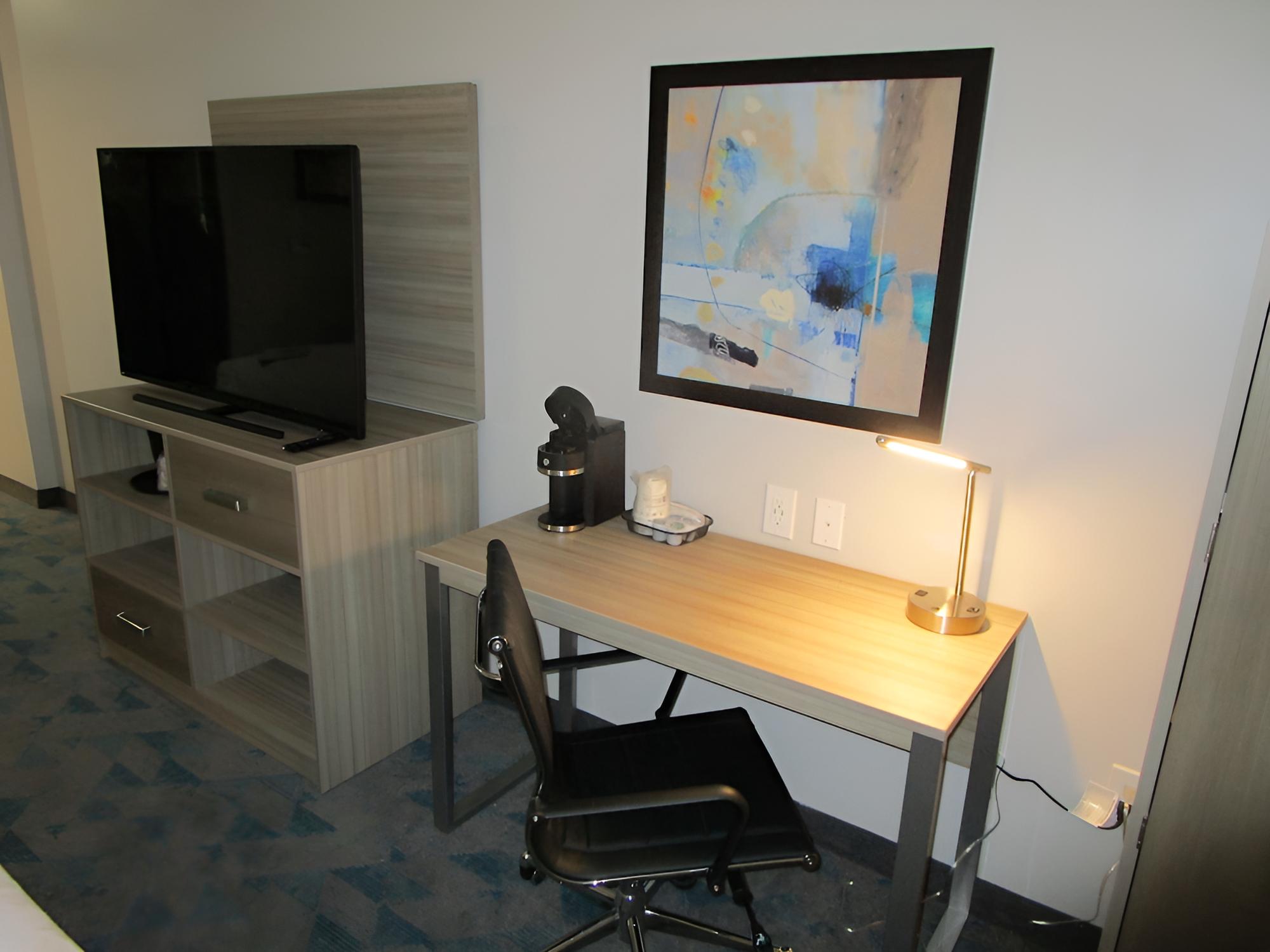 Standard Room, 2 Queen Beds, Non Smoking, Refrigerator & Microwave photo 3