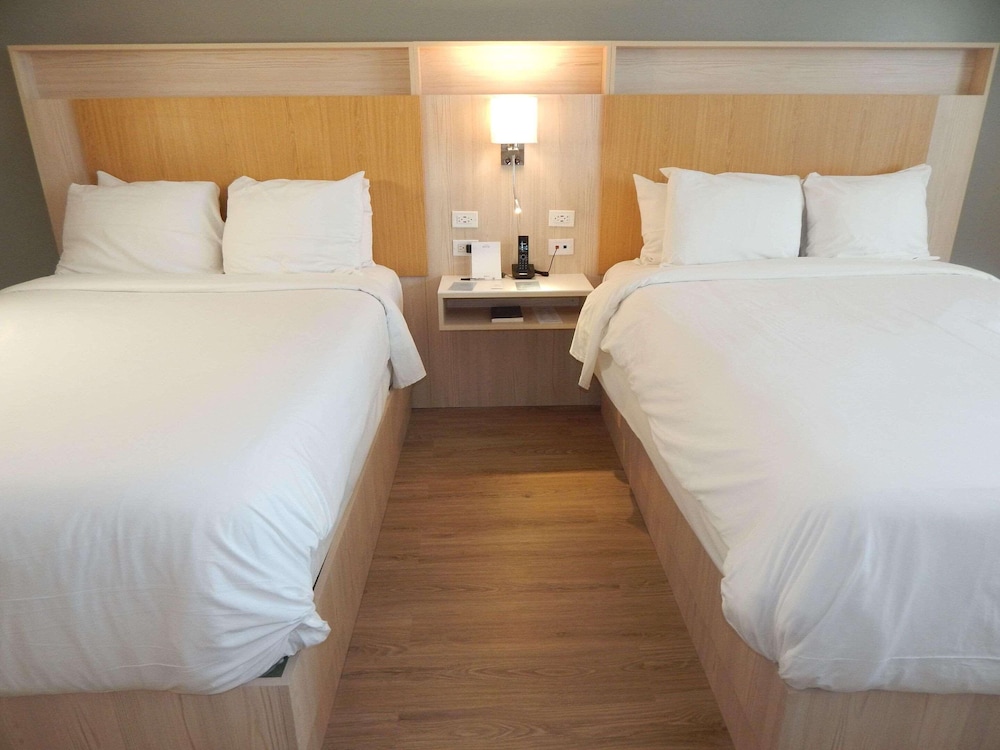 Executive Room, 2 Double Beds, Non Smoking photo 3