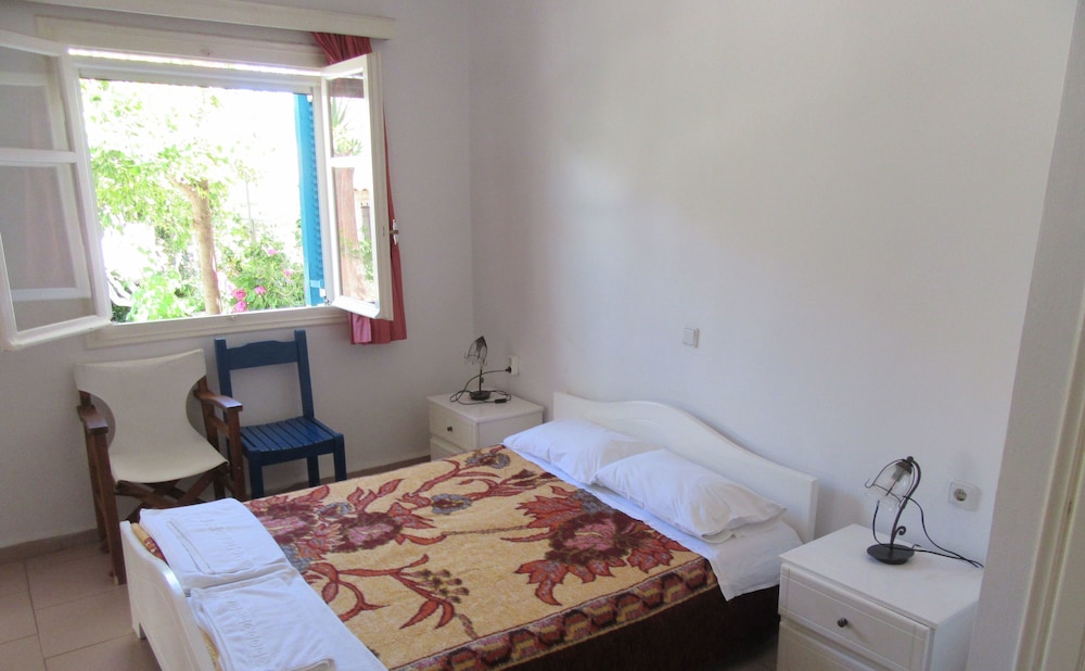 Triple Room, Garden View (3) photo 1