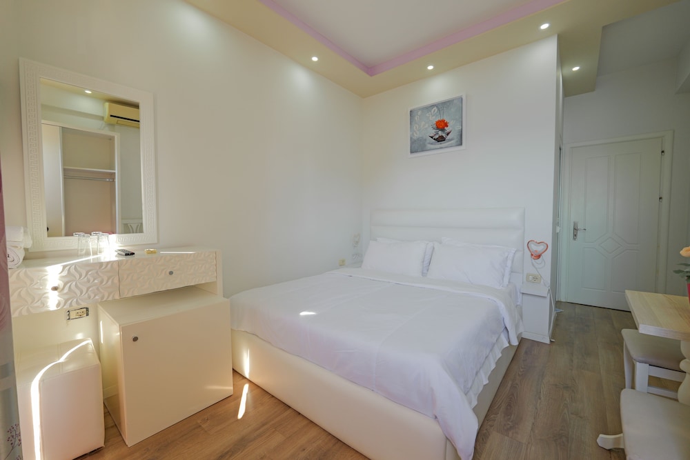 Economy Double Room, Sea View photo 2