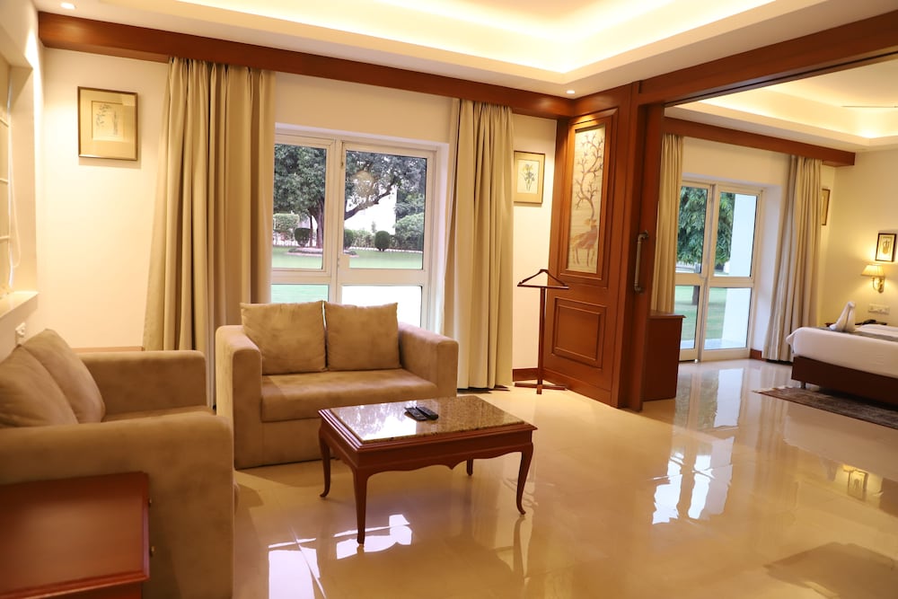 Luxury Suite photo 3