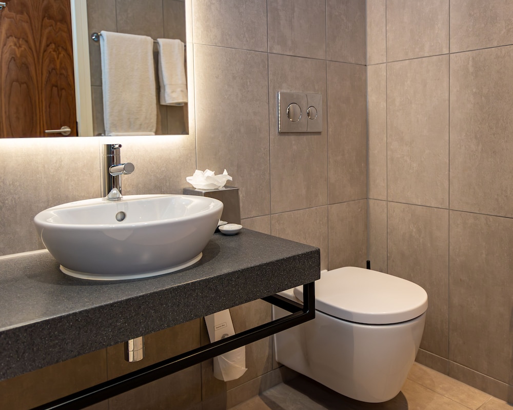 Signature Twin Room - Photo 7