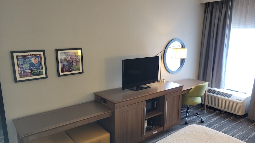 Room, 2 Queen Beds, Non Smoking, Refrigerator & Microwave (Roll-in Shower) - Photo 7