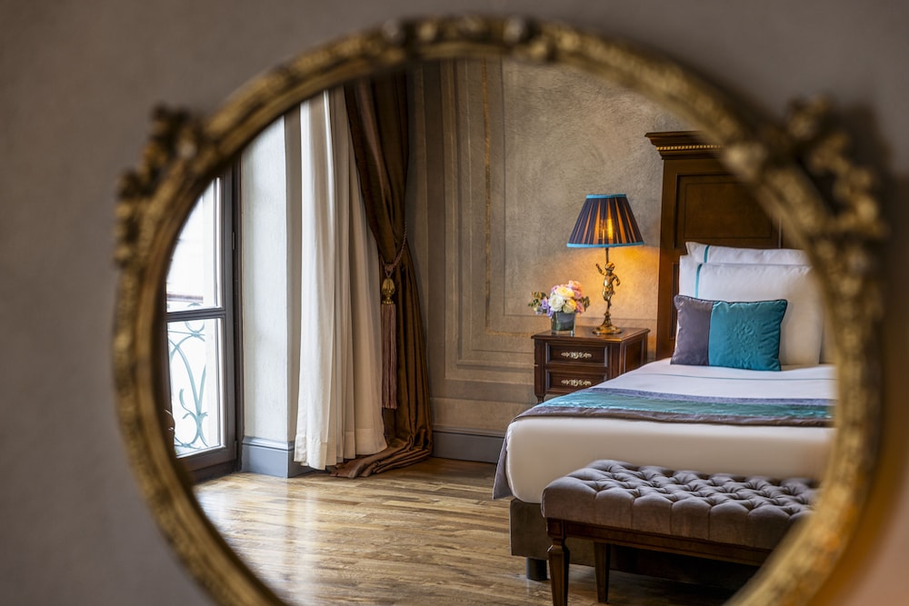 Suite (Corner)