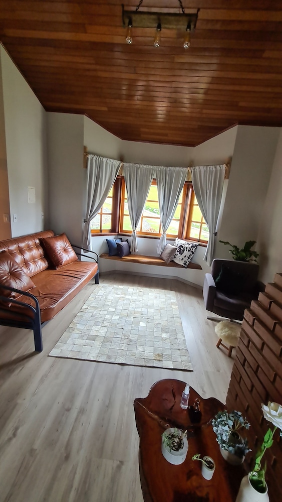 Classic Room, 1 Bedroom, Mountain View photo 3