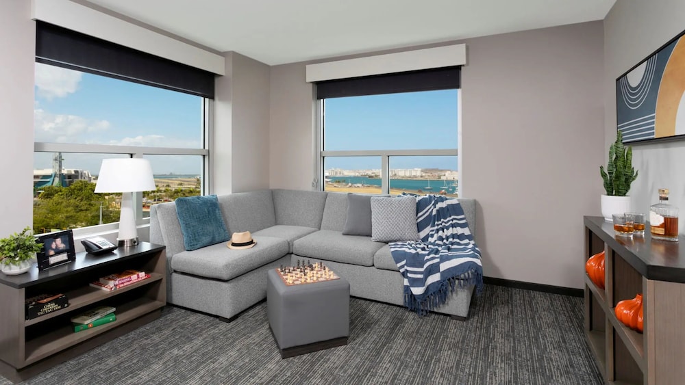 Suite, Bathtub, Bay View photo 3