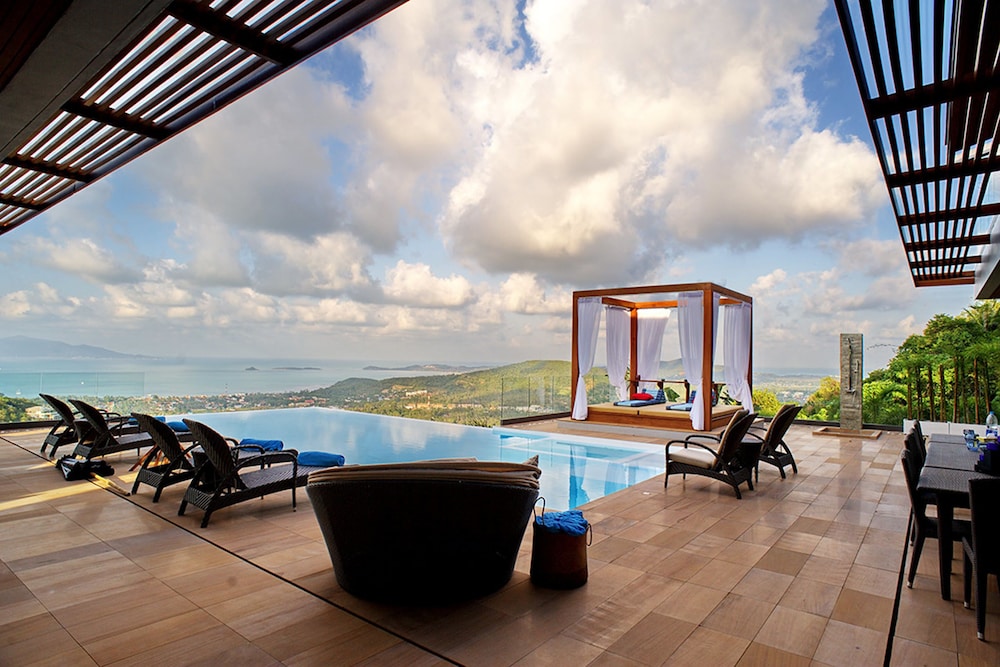 4-Bedroom Villa with Private Pool photo 3