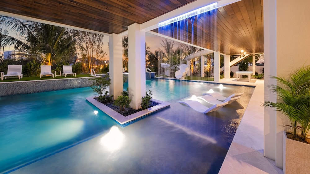 Deep Blue Sea in Sarasota, 사진 7