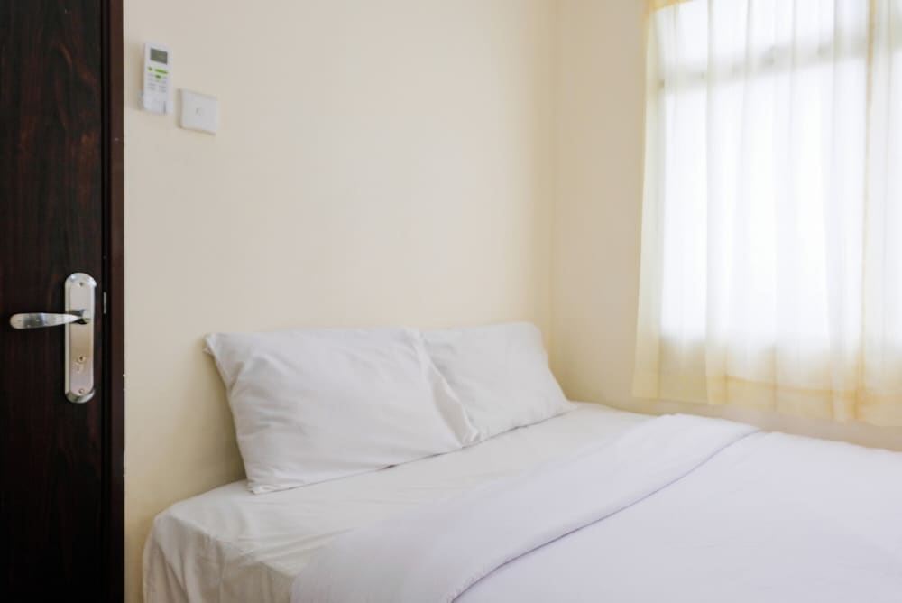 Room - Photo 20