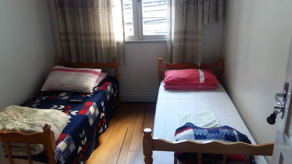 Basic Room, 2 Twin Beds, Non Smoking photo 1