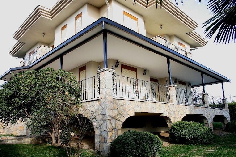 Family Villa, 4 Bedrooms, Terrace, Garden View photo 1