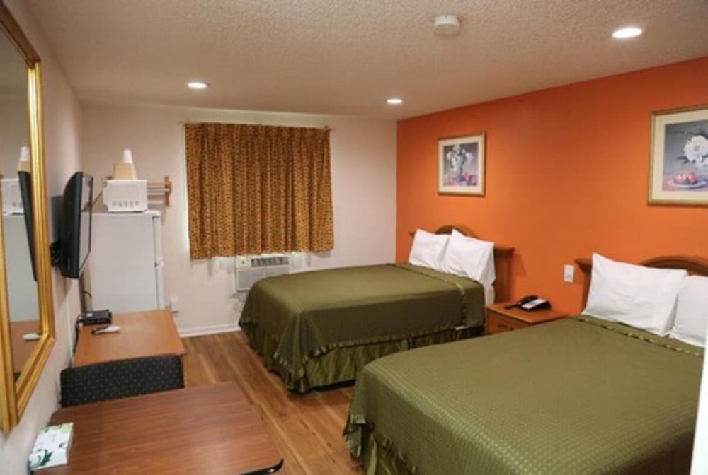 Basic Double or Twin Room, Smoking photo 3