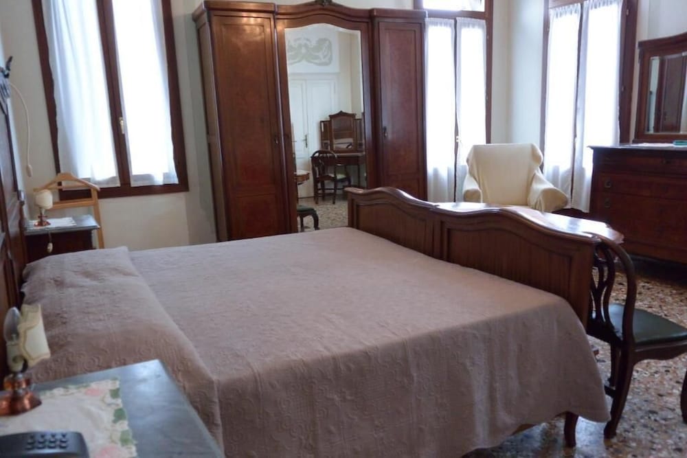 Triple Room, Private Bathroom photo 2