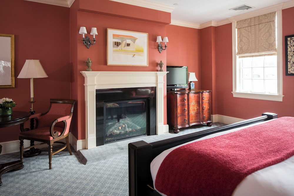 Superior Room, 1 King Bed (Superior King ADA Compliant Room) photo 2