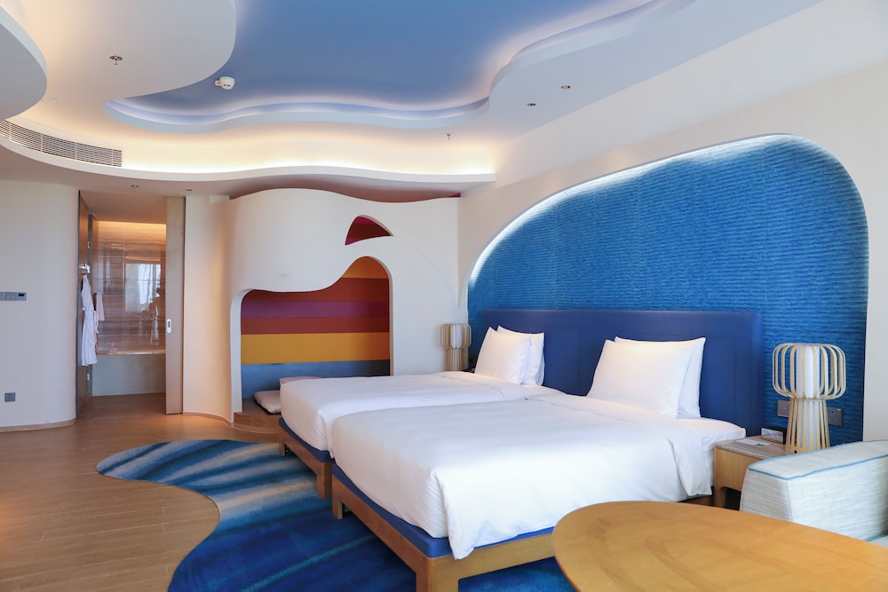 2 TWIN BEDS FAMILY WITH OCEAN VIEW, CLUB ACCESS DELUXE - Photo 2