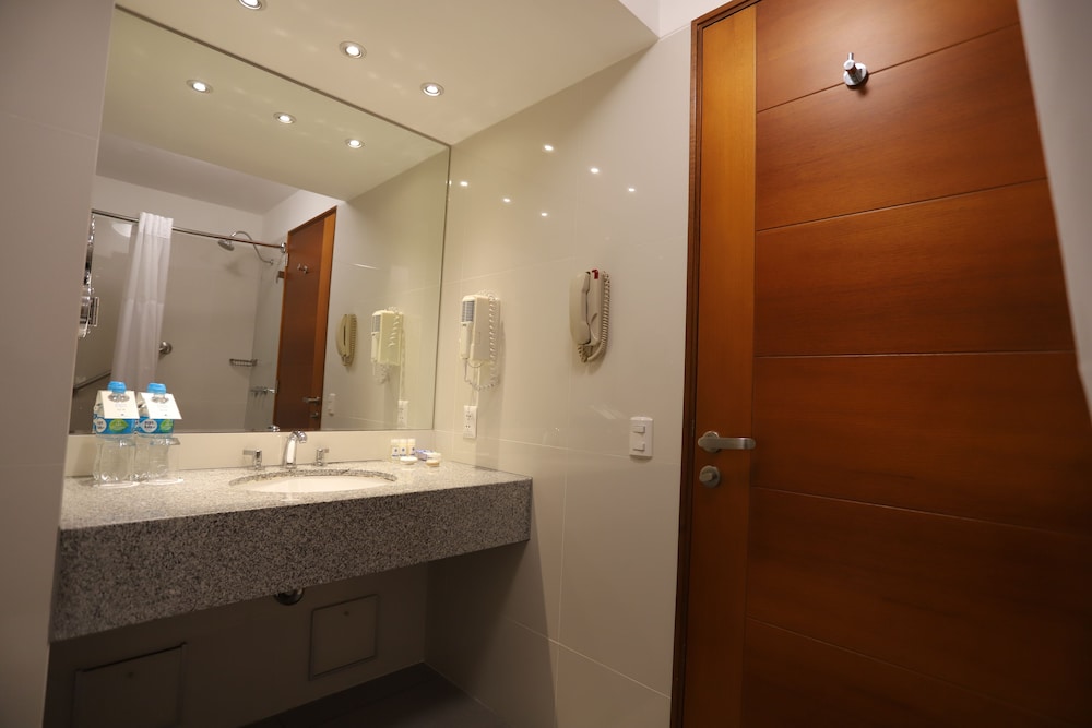 Superior Room, 1 Queen Bed - Photo 5