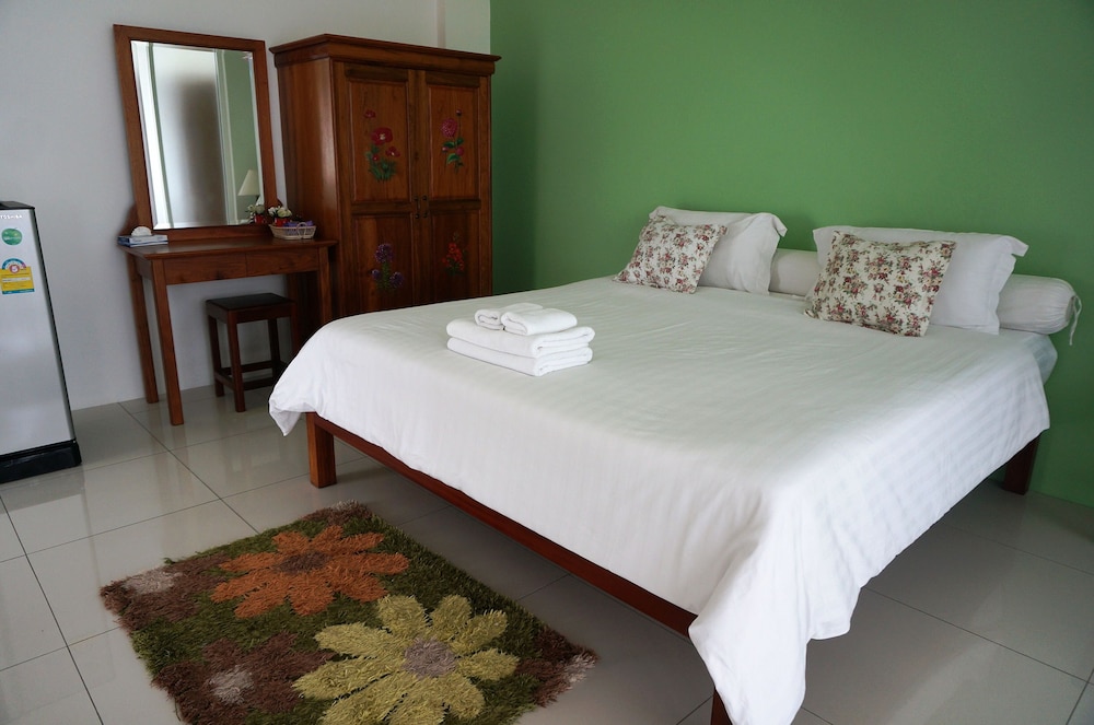Deluxe Triple Room - Photo 8