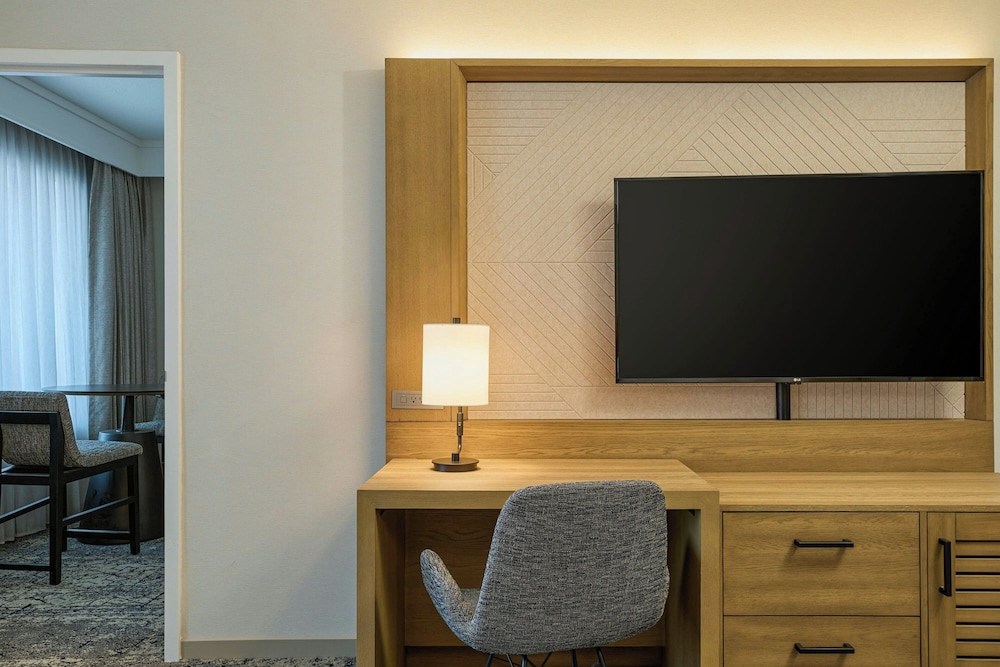 Club Suite, 2 Queen Beds - Photo 2