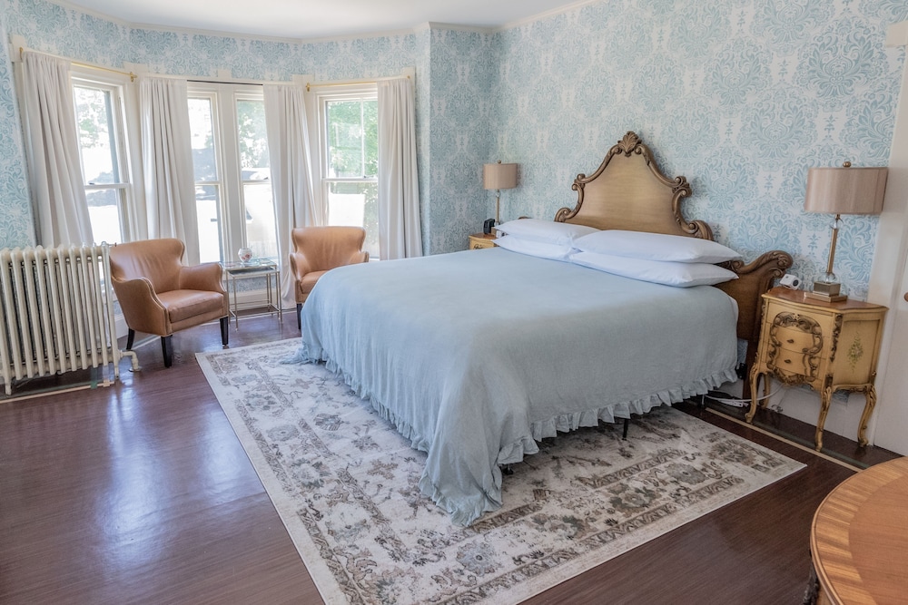 Luxury Room, 1 King Bed photo 3