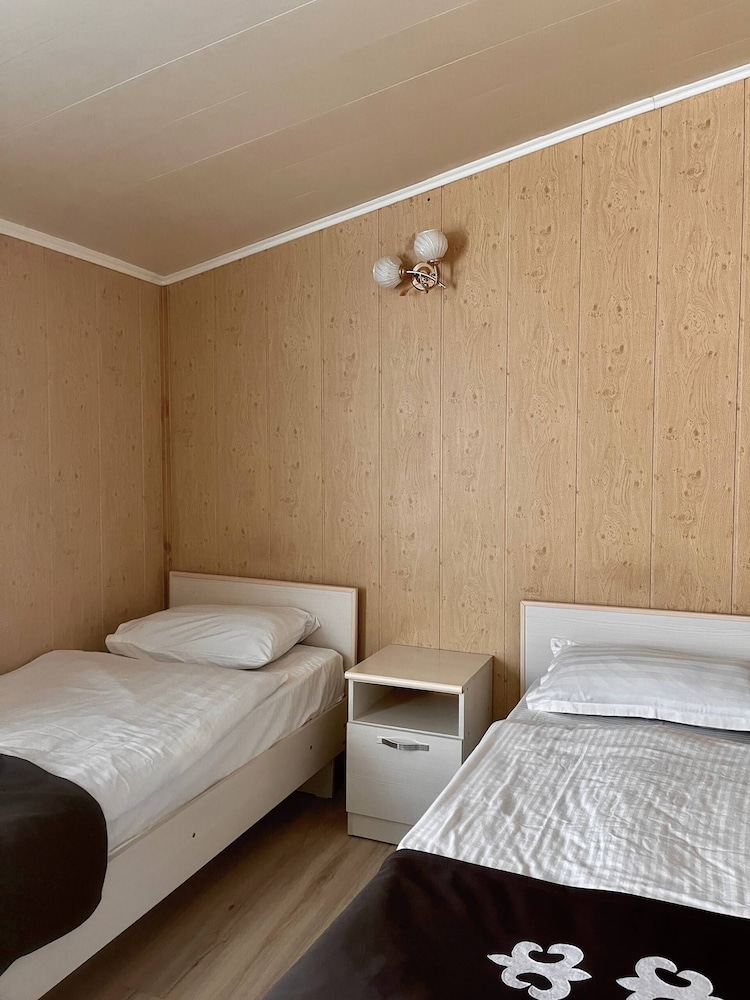 Deluxe Twin Room, Housekeeping, Courtyard View photo 1