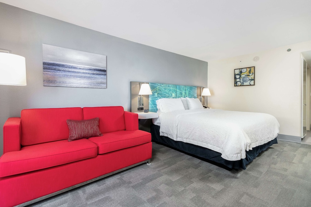 Studio, 1 King Bed, Refrigerator & Microwave, Ocean View - Photo 3