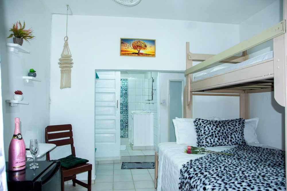 Basic Triple Room, Courtyard View photo 1