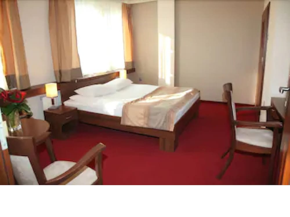 Double Room - Photo 2
