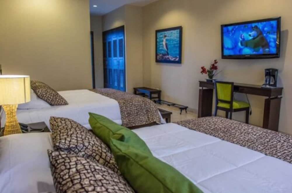 Standard Twin Room, Pool View photo 2