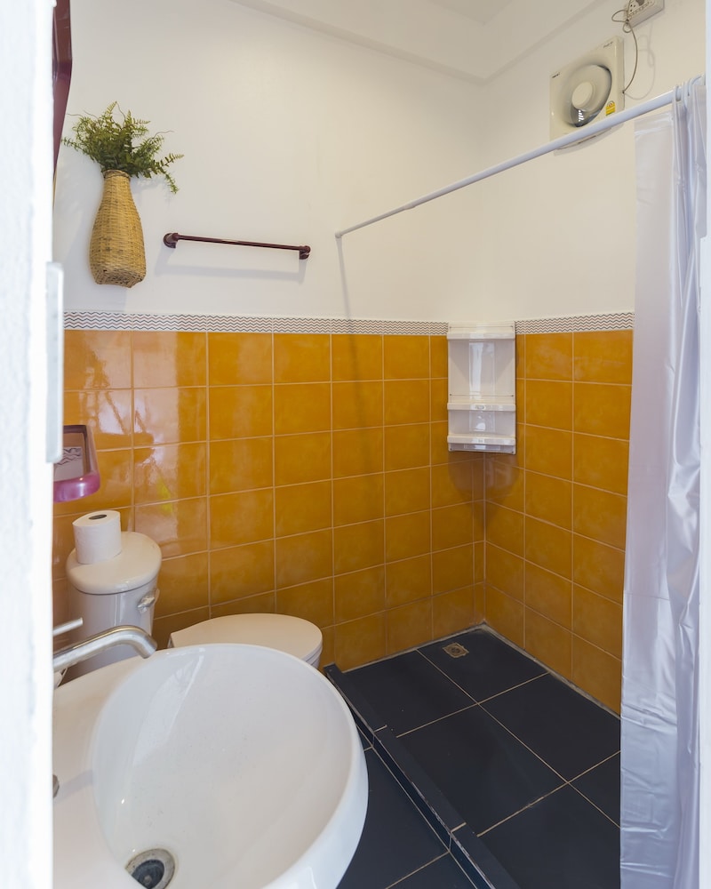Basic Double Room Single Use photo 3