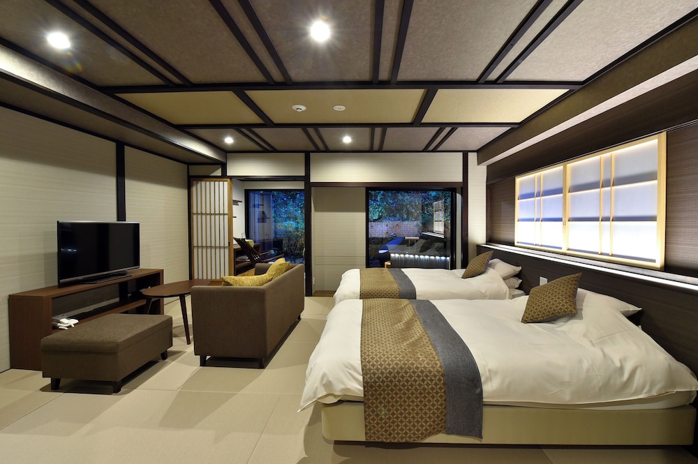 Superior Twin Room with Open-Air Hot Spring Bath with wood deck, 44m2 (Yama-no-Terrace) Non smoking photo 3
