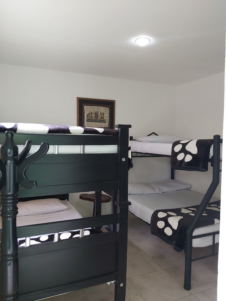 Basic Quadruple Room, 1 Bedroom photo 2
