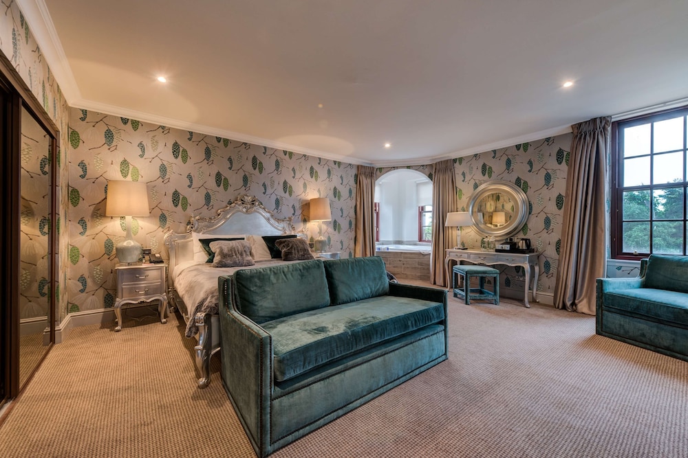 Suite, 1 King Bed, Non Smoking, Hot Tub (Walk-in Shower;with Sofabed) - Photo 1