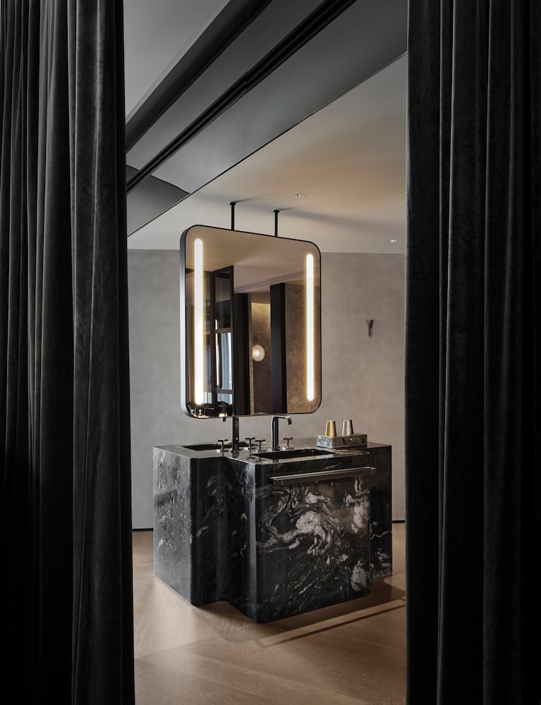 Suite (Lujazui)