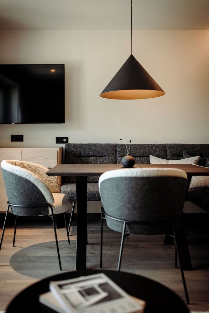 Luxury Condo photo 2