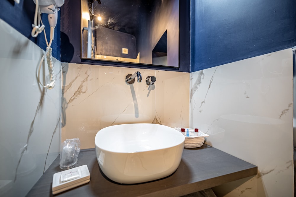 Superior Double or Twin Room, Garden View - Photo 33