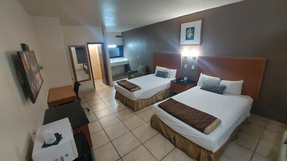 Room, 2 Double Beds photo 1