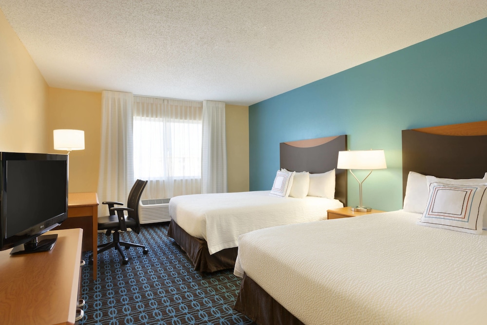 Room, 2 Queen Beds - Photo 1