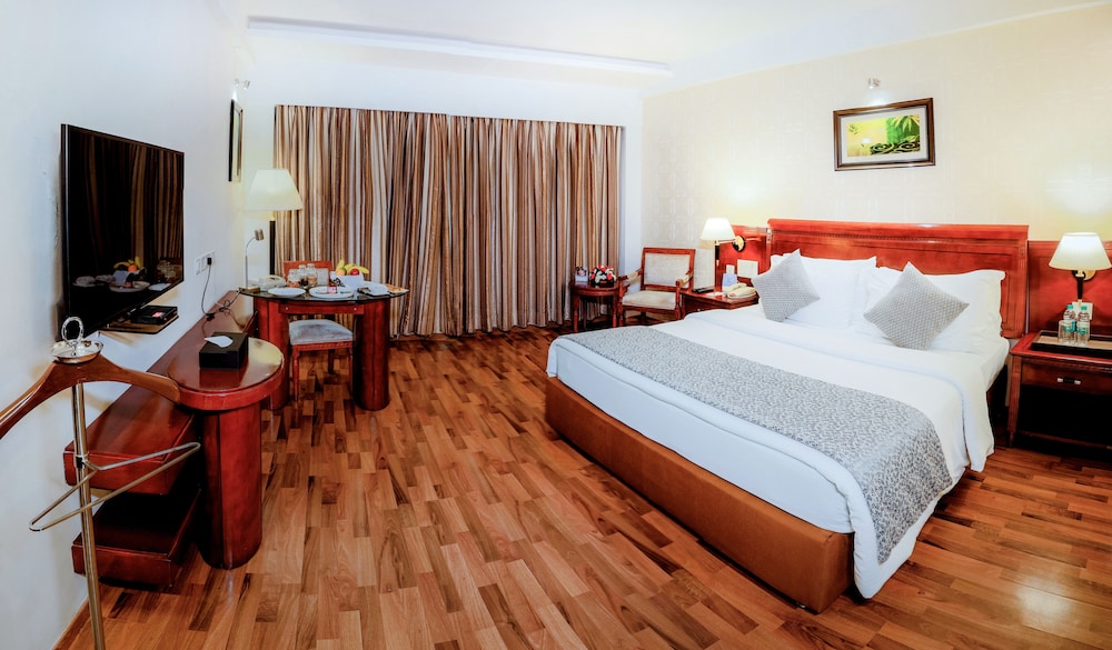 Deluxe Room, 1 King Bed (Deluxe King Room) - Photo 4
