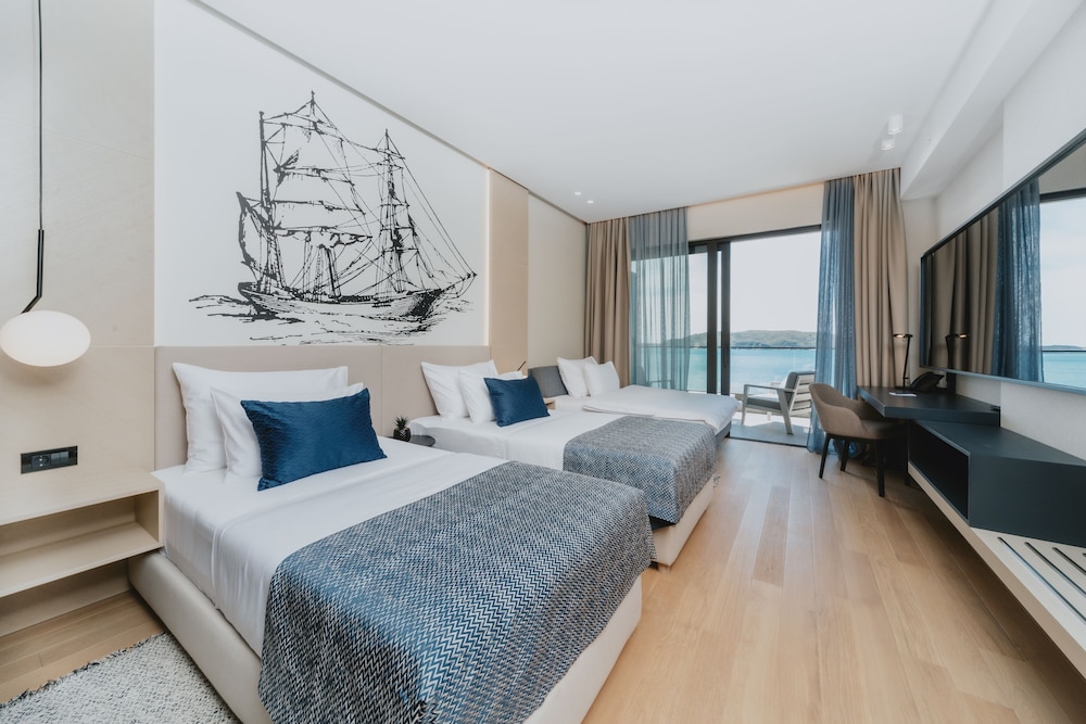 Premium Room - Photo 6