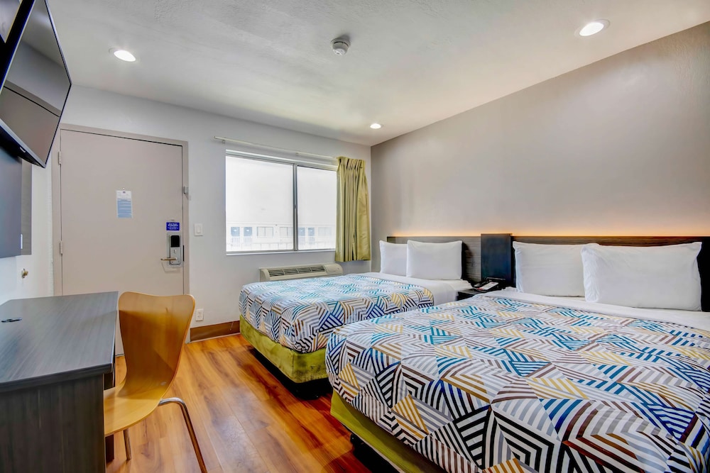 Deluxe Room, 2 Double Beds, Non Smoking, Kitchenette photo 3