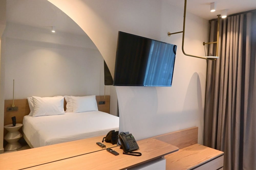 Comfort Double Room, 1 King Bed photo 3
